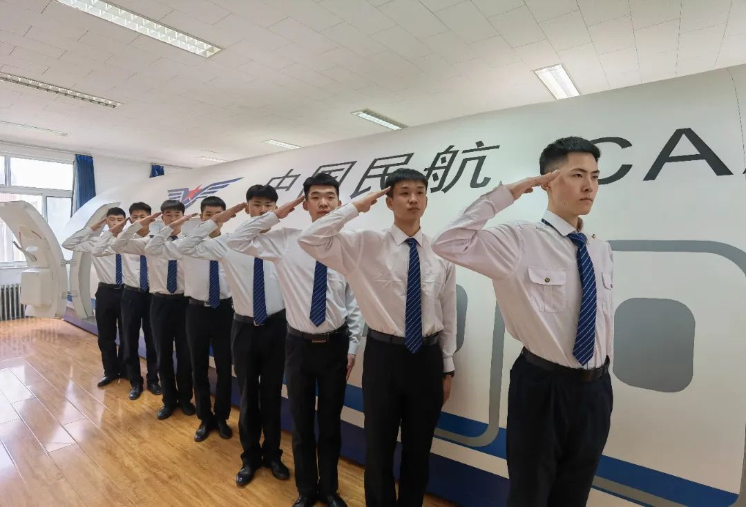 479f6076e3237812bcdb6d90a7573f8.jpg 图片